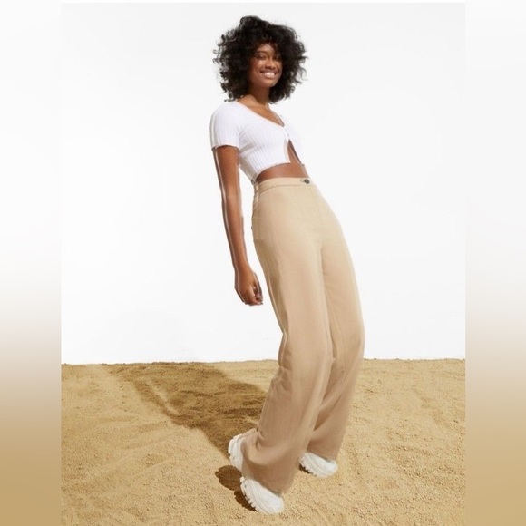 Bershka High Waist Wide Leg Pant • Khaki Tan Dress Pant • Size 4 / EUR 36 - Picture 3 of 10